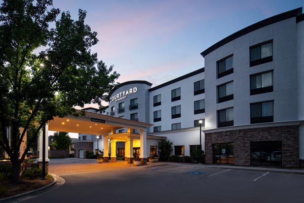 Lodging - Courtyard