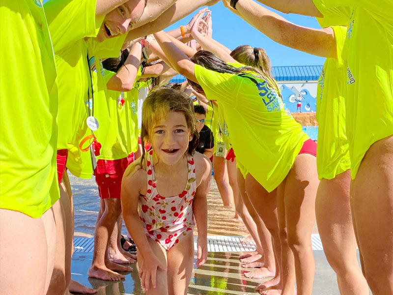 swim-school-guantlet-girl Swim School - Gauntlet Girl